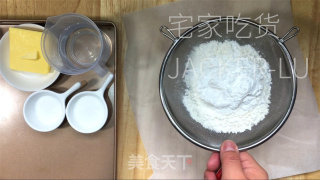 西班牙油条凶事果，做法简朴，一心咬下来，中坚里老，心感轻巧。的做法步调：1