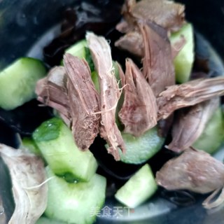 木耳拌黄瓜的做法步调：4
