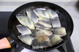 白烧六线鱼的做法步调：3