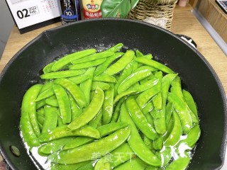 香肠炒荷兰豆的做法步调：6