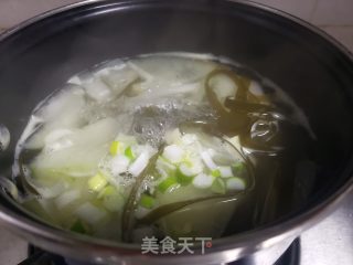 冬瓜海带汤的做法步调：6