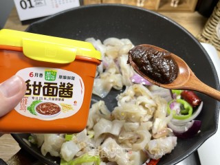 酱爆鱿鱼脖的做法步调：7