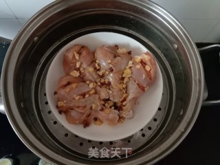 浑蒸花椒鸡腿的做法步调：7