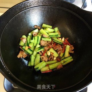 小炒黄瓜条的做法步调：6