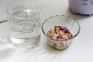 燕麦紫薯豆乳的做法步调：1