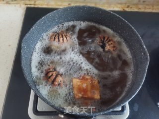 大年夜饭之张灯结彩灯笼茄子的做法步调：5