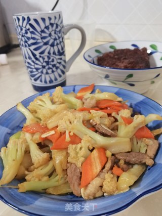 花菜炒肉的做法步调：8