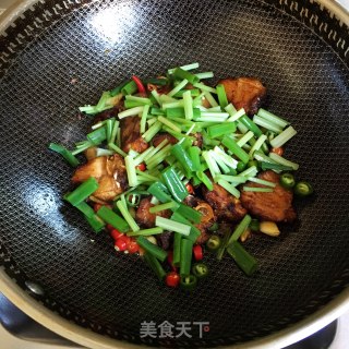 干锅鱼块的做法步调：7