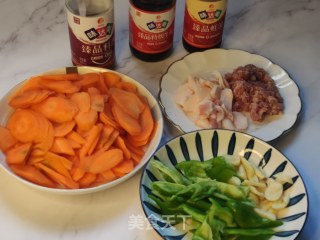 肉丝胡萝卜的做法步调：2