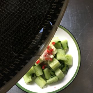 炝拌黄瓜的做法步伐
：4