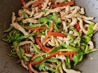 荷叶饼夹肉丝的做法步伐
：17