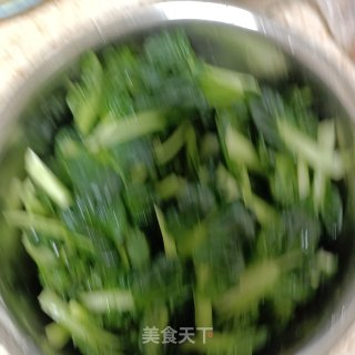 素炒黑塌菜的做法步调：1