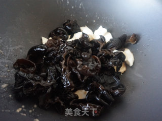 花菜木耳炒肉片的做法步伐
：11
