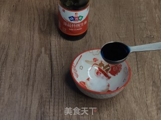 韭菜炒喷鼻干的做法步调：4