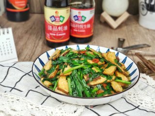 韭菜炒喷鼻香
干的做法步伐
：15
