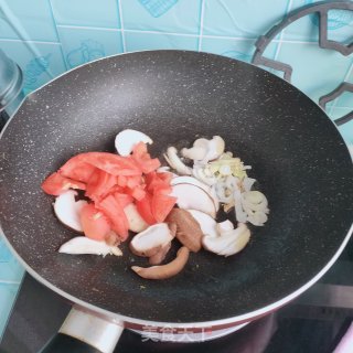 喷鼻菇、菠菜汤里的做法步调：5