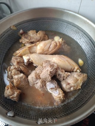 家常排骨炖鸡的做法步调：9