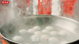 去一碗糯叽叽、甘美蜜的芝麻汤圆吧~的做法步调：9
