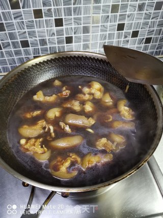 焖猪足的做法步调：5