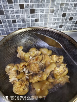焖猪足的做法步调：4