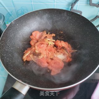 喷鼻香
菇、菠菜汤里的做法步伐
：6