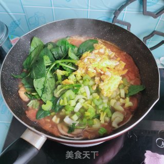 喷鼻香
菇、菠菜汤里的做法步伐
：10