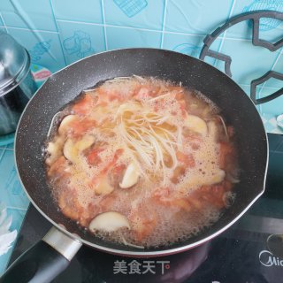 喷鼻香
菇、菠菜汤里的做法步伐
：8