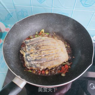 剁椒烧鲅鱼的做法步调：8
