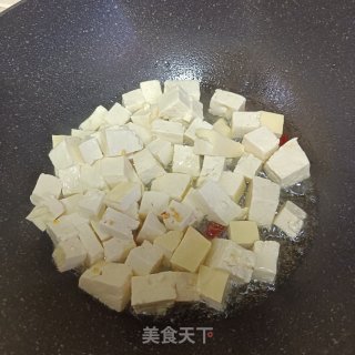 家常炖豆腐的做法步调：3