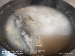 鲫鱼萝卜鸡蛋汤的做法步调：5