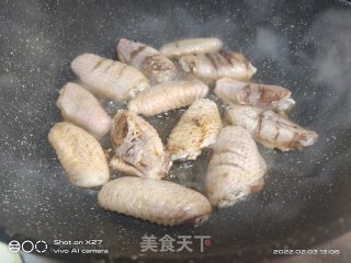 焖鸡中翅的做法步调：3