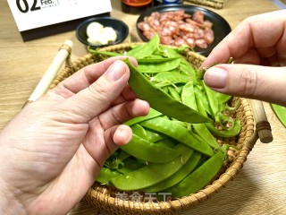 香肠炒荷兰豆的做法步调：3
