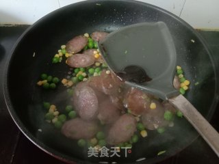 玉米青豆炒香肠的做法步调：6