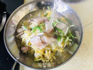 锅仔酸菜利剑肉的做法步调：7