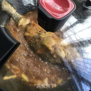 喷鼻辣黄花鱼的做法步调：7