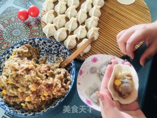 年夜肉玉米虾饺的做法步调：3