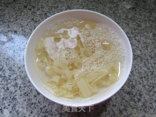 香肠豆腐皮炒娃娃菜的做法步调：2