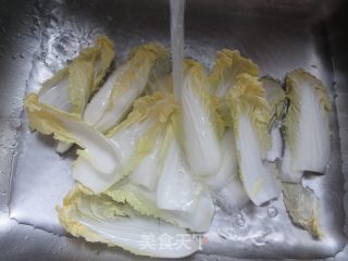 香肠豆腐皮炒娃娃菜的做法步调：3