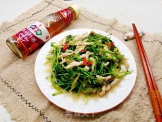 春季必吃加肥好食，豌豆苗炒鸡丝的做法步调：7
