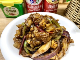 酱爆鱿鱼脖的做法步调：10