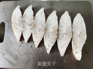 炸鲽鱼排的做法步调：3