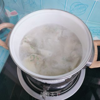 蒜苗猪肉馄饨的做法步调：11