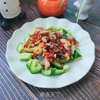 紧花蛋拌黄瓜的做法步调：7
