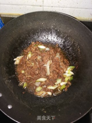 葱爆羊肉的做法步调：6