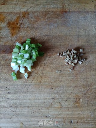 蒜苔炒香肠的做法步调：4