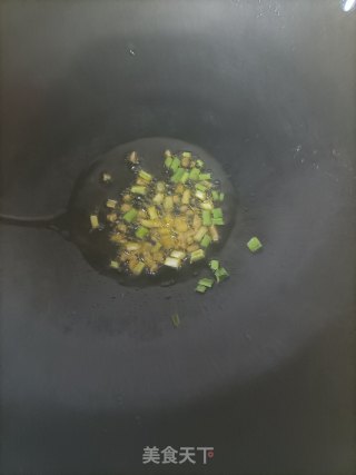 蒜苔炒香肠的做法步调：6