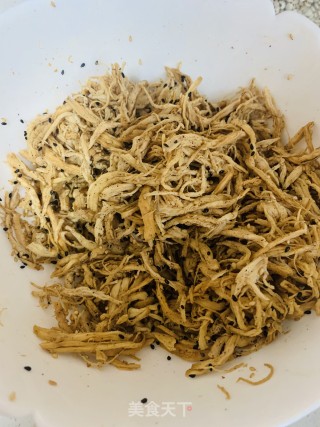 加肥鸡胸肉丝的做法步调：3
