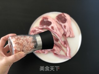 喷鼻煎羊排的做法步调：2