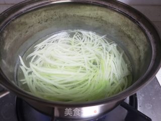 萝卜鸡蛋汤的做法步调：5