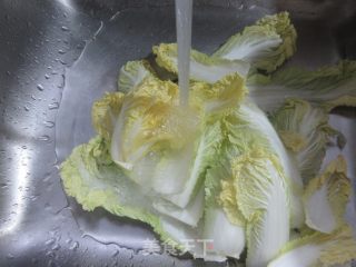 鸡腿肉炒娃娃菜的做法步调：2